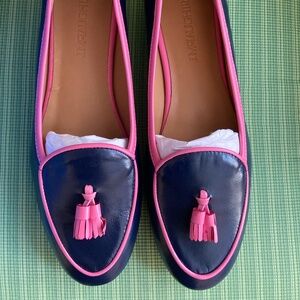 J. McLaughlin Cecily Navy/Pink Tassel Loafers Sz. 8.5 Brand-new in box